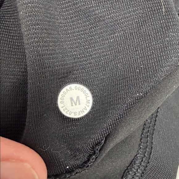 Lululemon pace breaker linerless camo shorts 9” men’s size medium - Picture 4 of 4